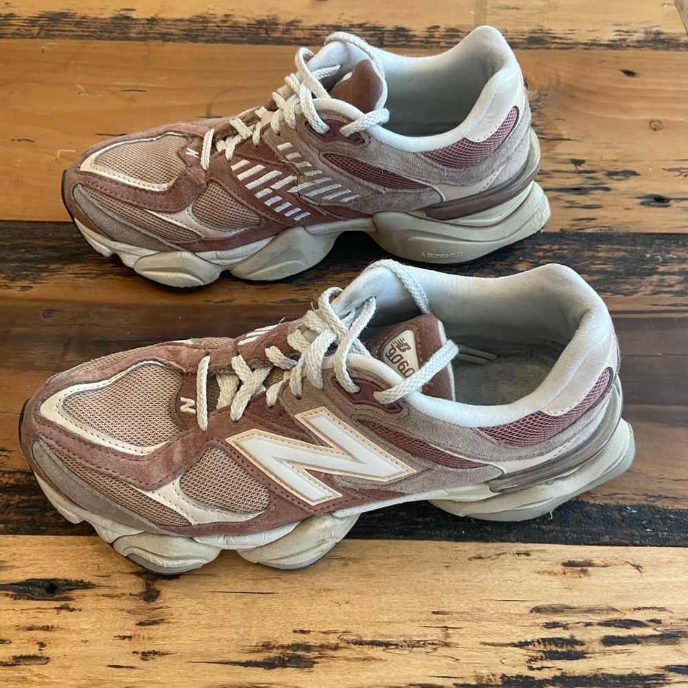 New Balance 9060 Sneakers Women’s Size 10